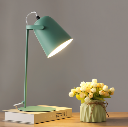 Macaron desk lamp in green