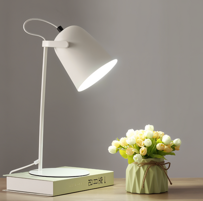Macaron desk lamp in white
