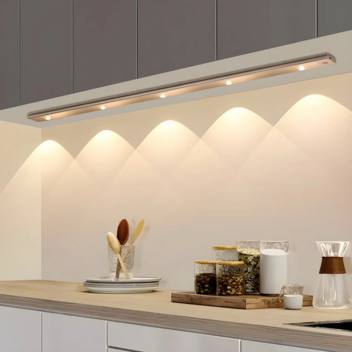 Rechargeable LED Under Cabinet Kitchen Light 'MotionGlow' - with Motion Sensor – Cordless