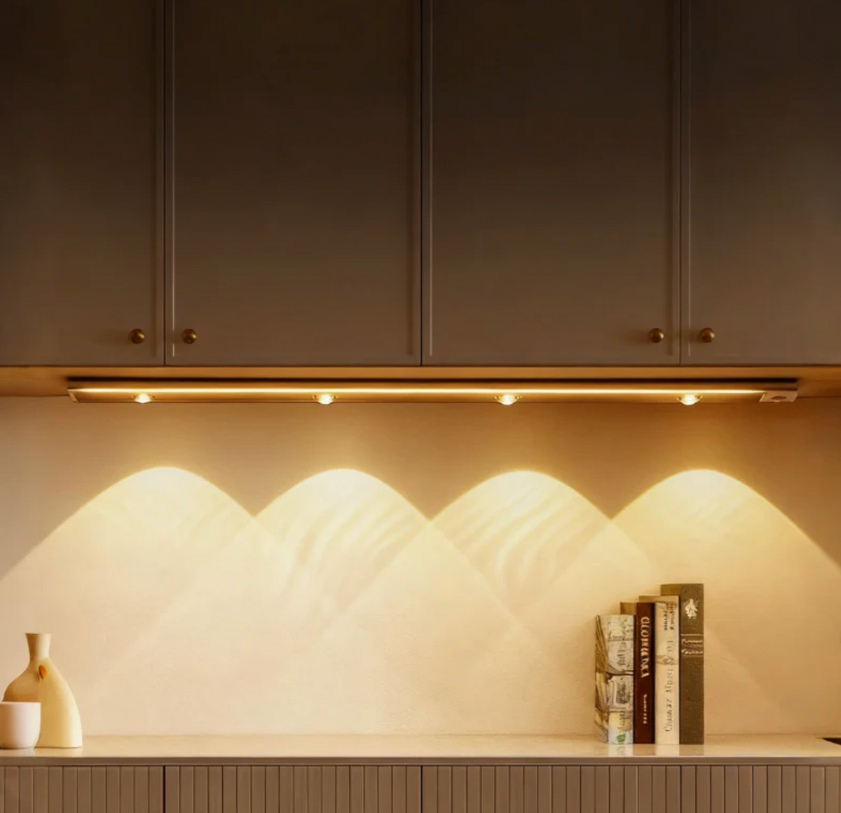 Rechargeable LED Under Cabinet Kitchen Light 'MotionGlow' - with Motion Sensor – Cordless